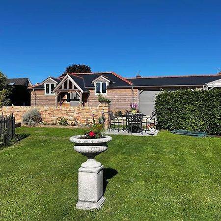 Byre - Farm Cottage On 9 Acre Equestrian Small Holding Salisbury Bagian luar foto